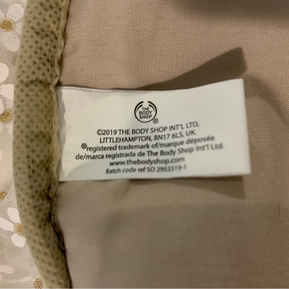 The Body Shop Cotton/Linen Blend Makeup/Travel Bag - Picture 10 of 12